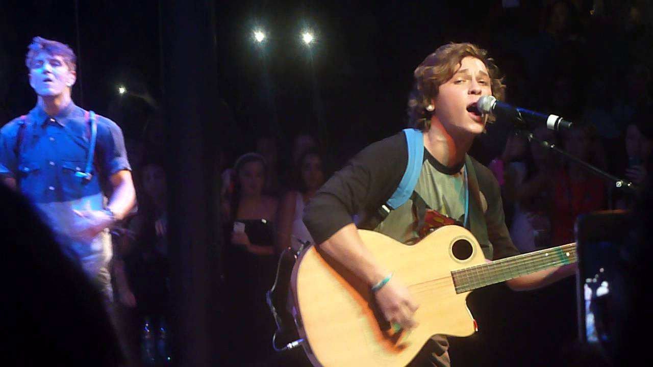 3000 Miles - Emblem3 live