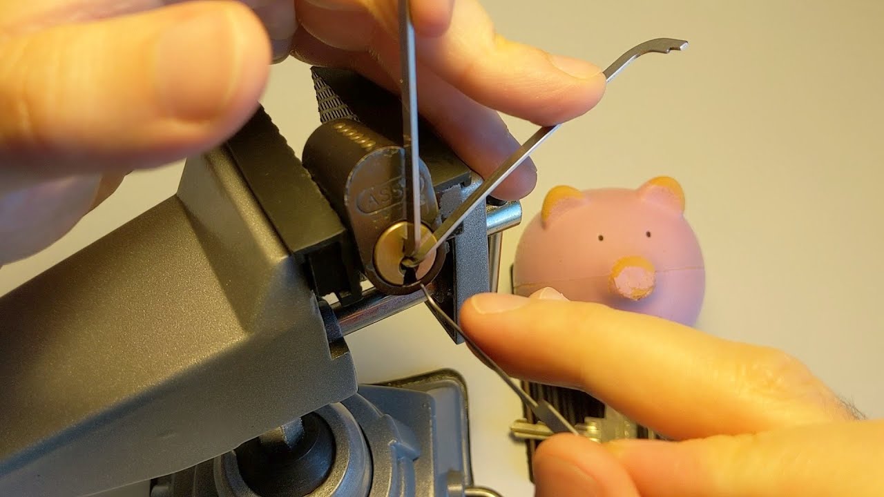 [8] ASSA 600 with Gin Spools Pick and Gut