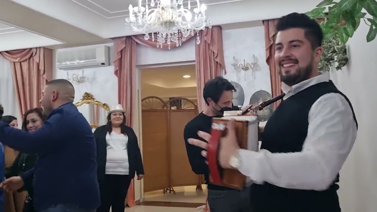 FORTUNATO & SANDRO - SORPRESA AL 18° COMPLEANNO DI AURORA - VIBO VALENTIA