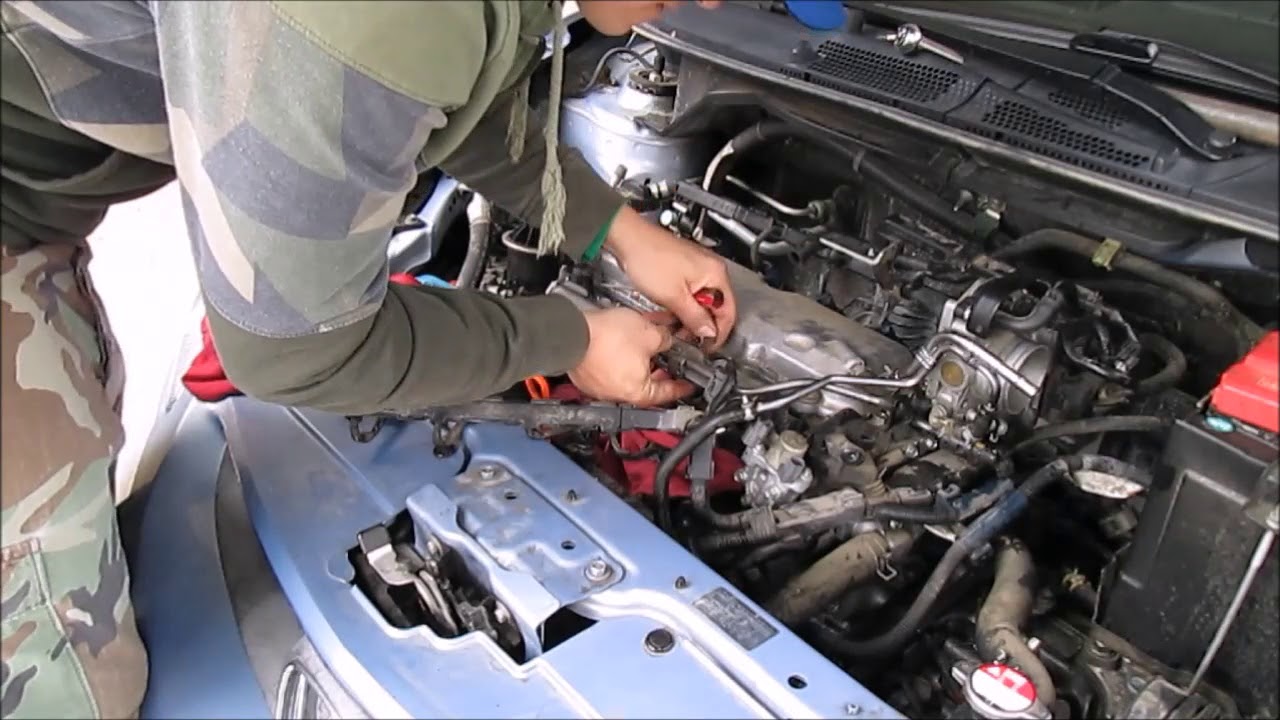 Episode 28. 2008 Honda Fit fuel injectors replacement.