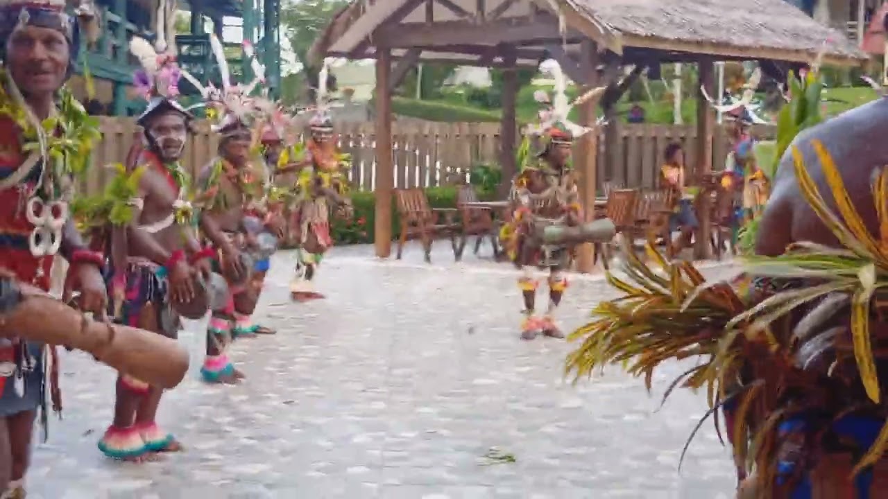 LAE INTERNATIONAL HOTEL, ,PERFORMANCE BY SIASSI ISLAND PEOPLE, ,,,,Malai island singing sia