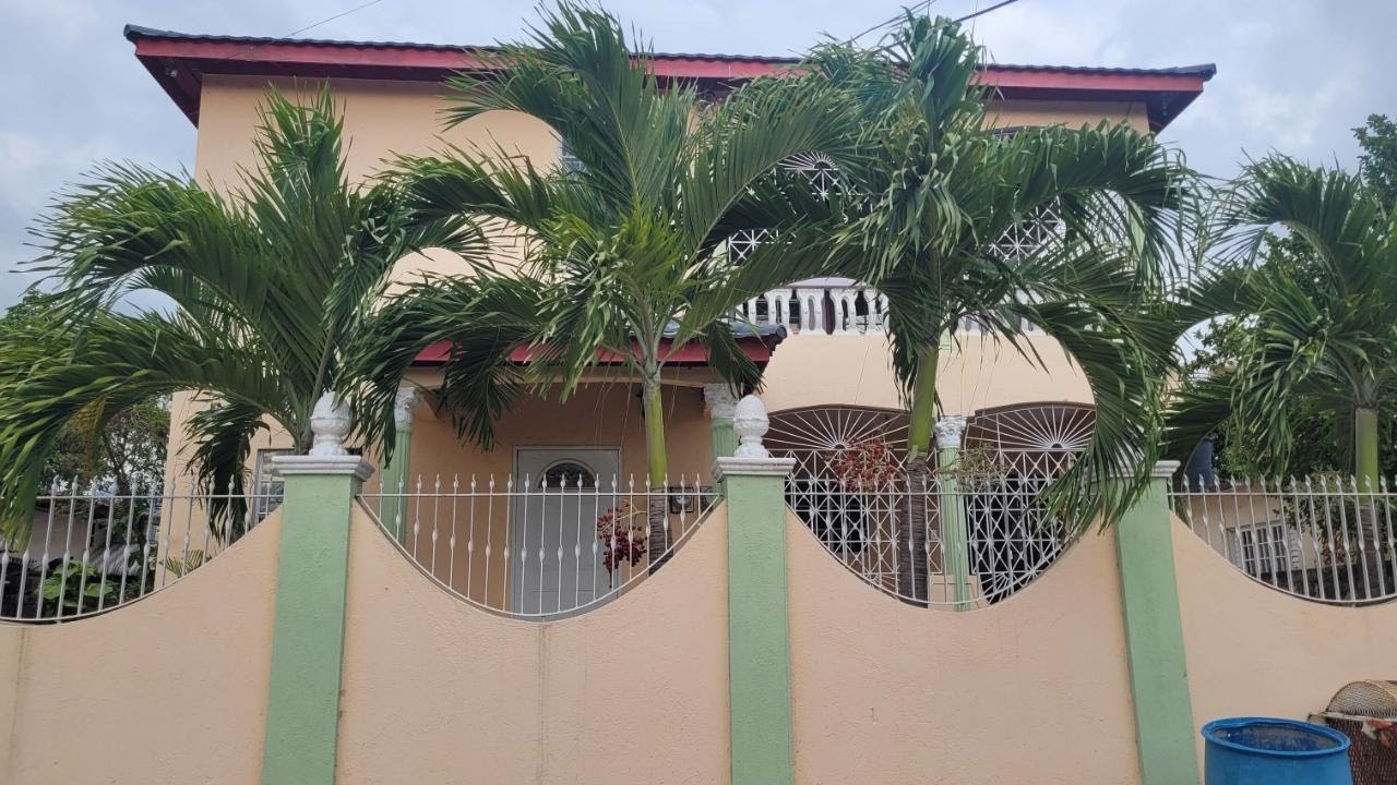 Well Appointed 5 Bedroom 4 Bathroom House for sale in Queensborough Gardens, Kingston 19, Jamaica