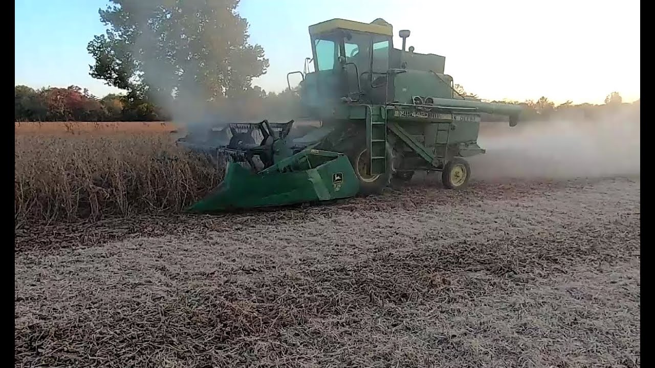 Starting Soybeans 2022 John Deere 4420 Combine and 215 Header