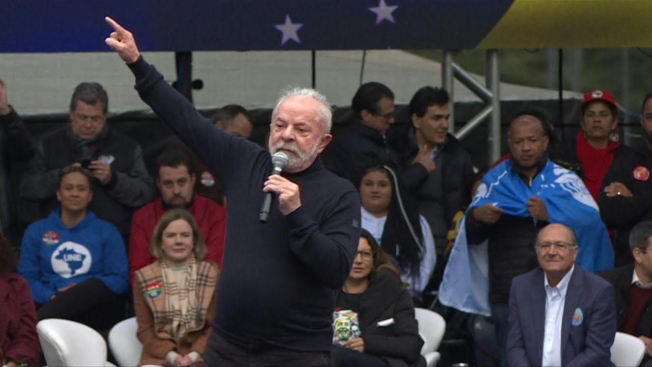 Lula defende Estado laico e rejeita uso da igreja como 'palanque político' em SP | AFP