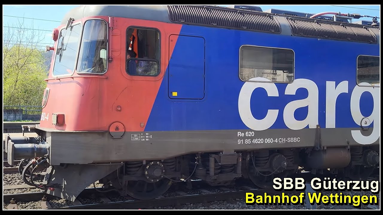 SBB Güterzug wartet auf die weiterfahrt beim Bahnhof Wettingen