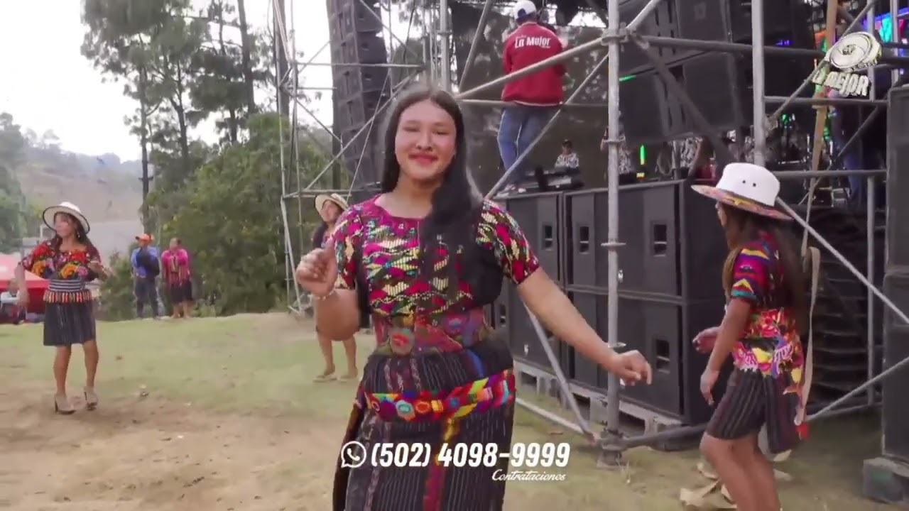 Las nenas moviendo el Chiquistriquis con los incomparables Grupo Tumbao Febrero 2026 