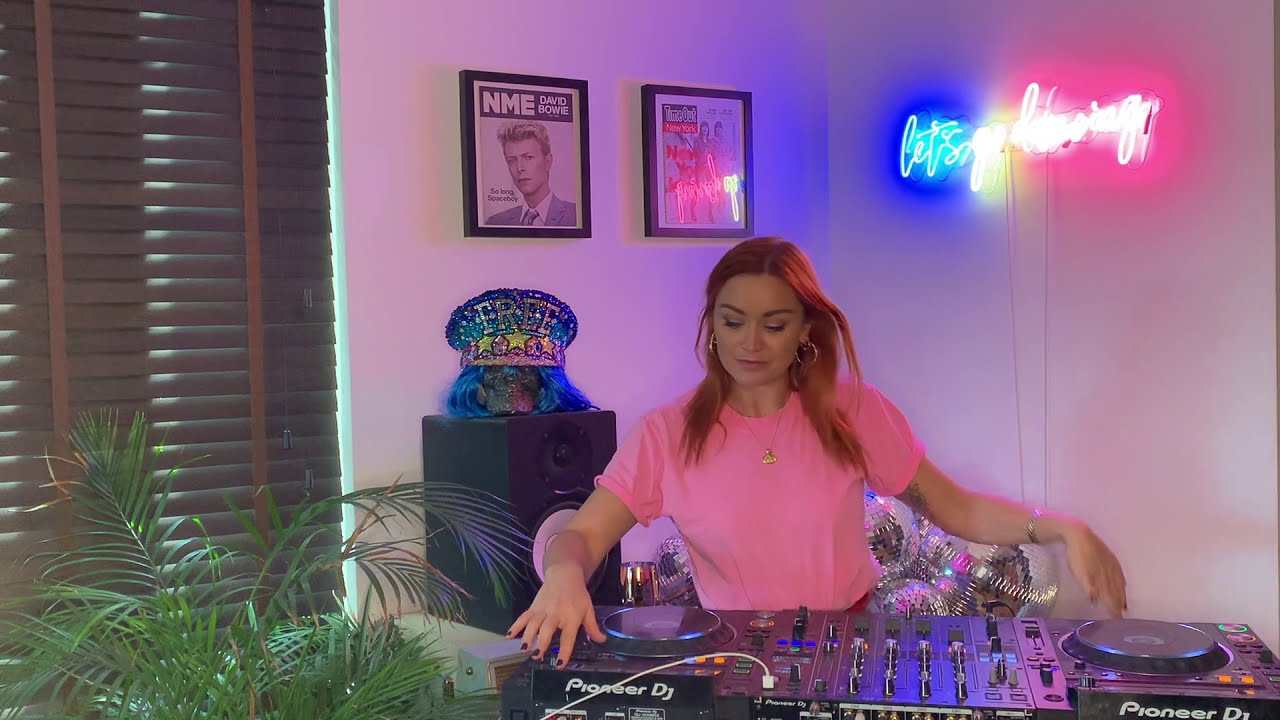 Arielle Free | Sam Divine La Vita Stream Set | 2020