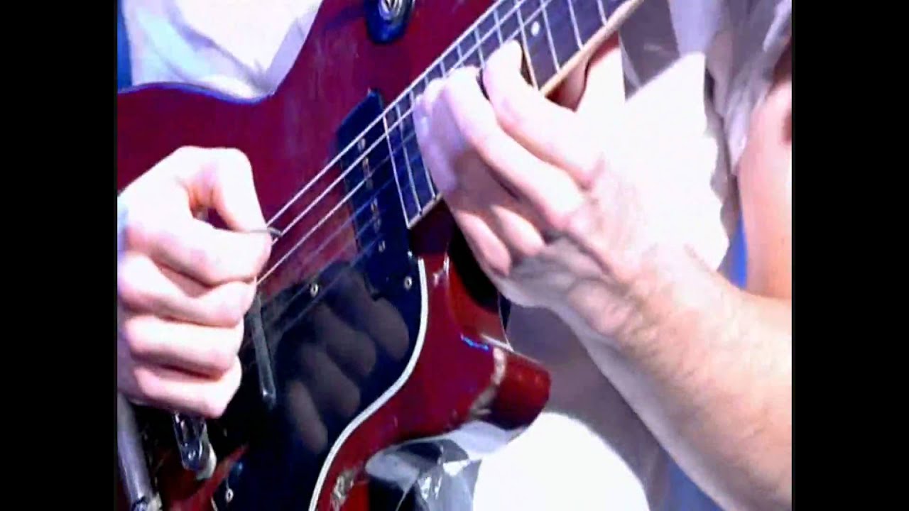 Foals // Blue Blood  ¦ live performance @ Live De Semaine 2010)