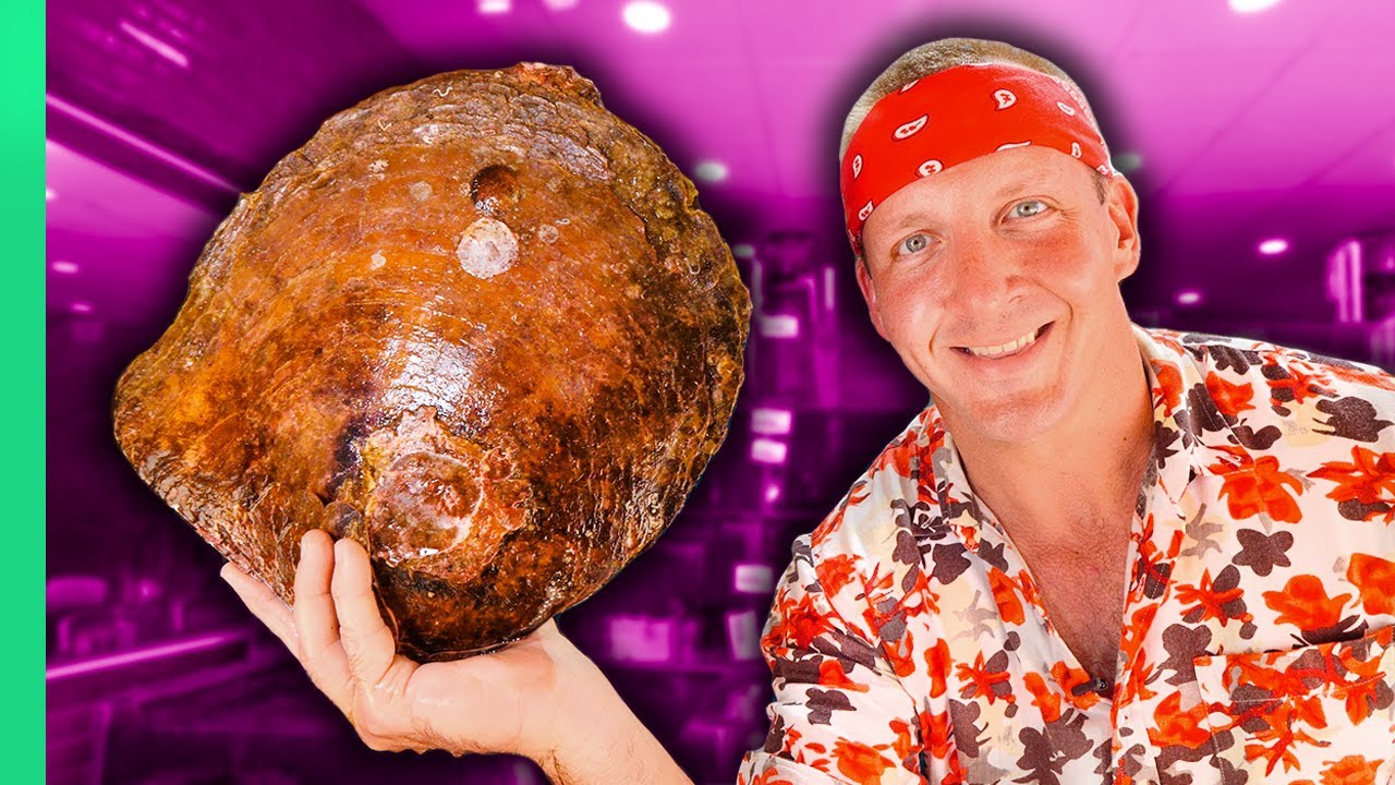 GIANT FREAKING CLAM!! Southeast Asia&rsquo;s Wildest Seafood!!