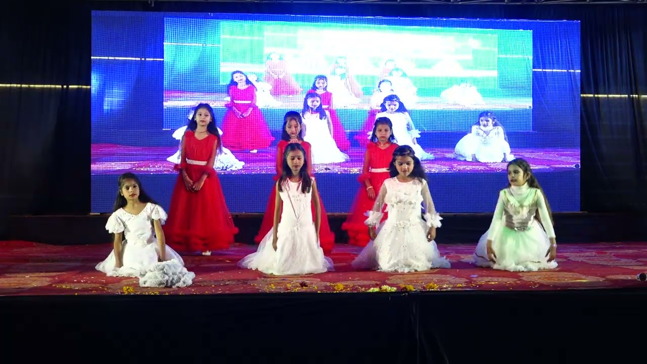 The students of Nanak Ward presented a heart-touching drama and dance on the theme of old age homes.