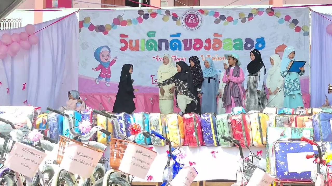 การแสดง ซินเดอเรลล่า ของนักเรียนชั้นประถมศึกษาปีที่ 3 โรงเรียนศรีพัฒนศาสตร์