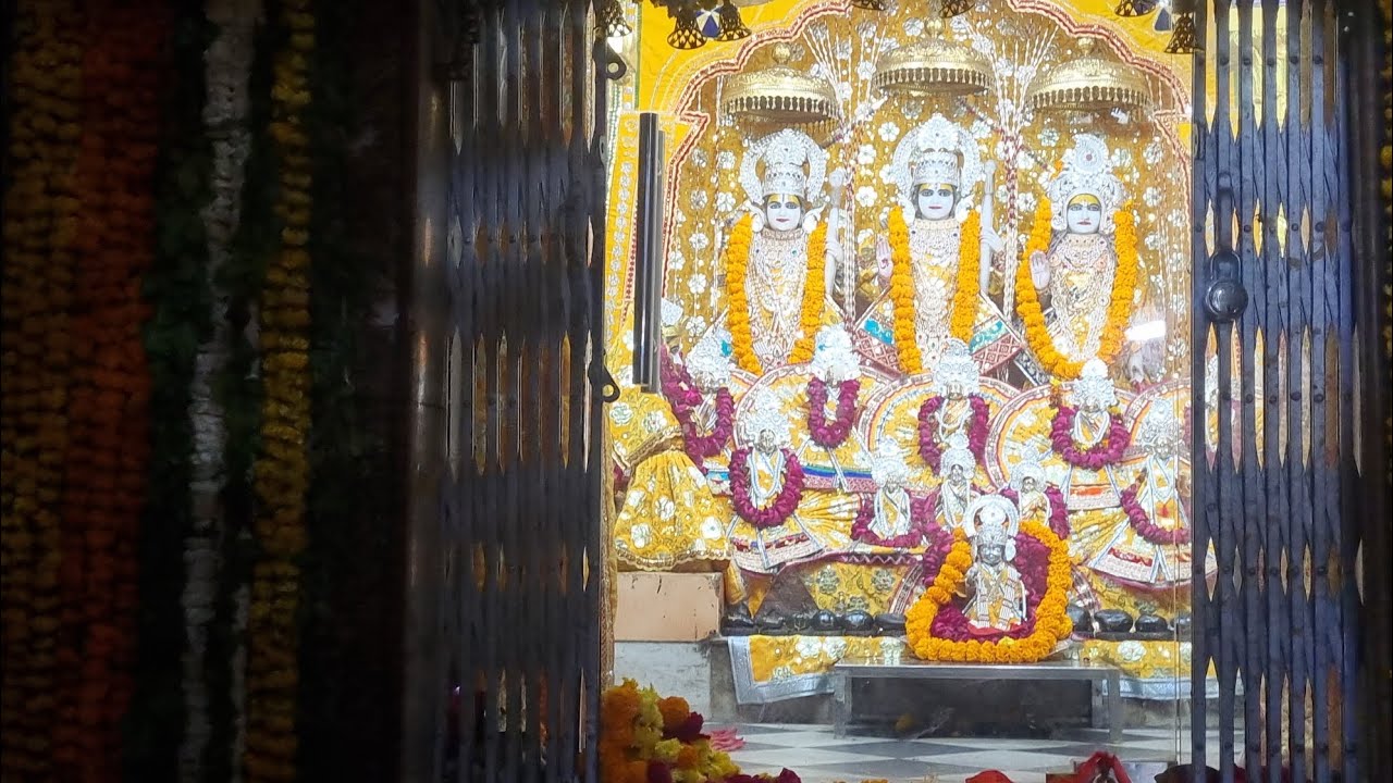 चित्रकूट  धाम में  कामत गिरी पर्वत की  परिक्रमा 