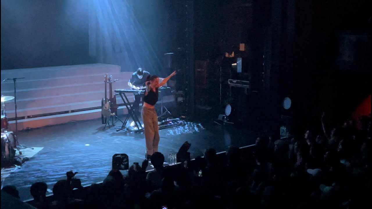 ELIO - CHARGER (live in Paris, 2022)