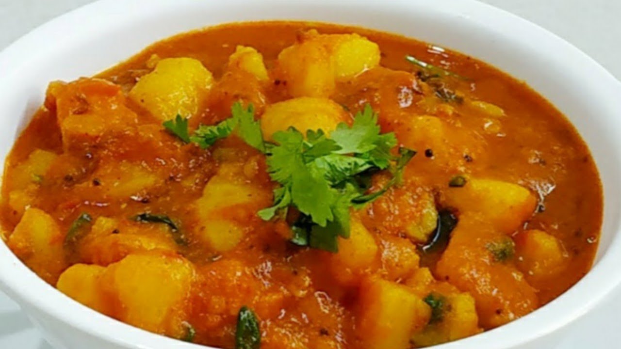 બાફેલા બટાકા નું ગ્રેવી વાળું શાક । Potato Subzi |  #IndianRecipes #HealthyRecipes #Gujarati