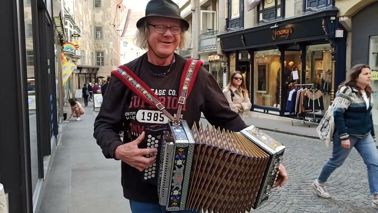Pfuisi Hans in der Sporgasse Graz © OlmHERZ