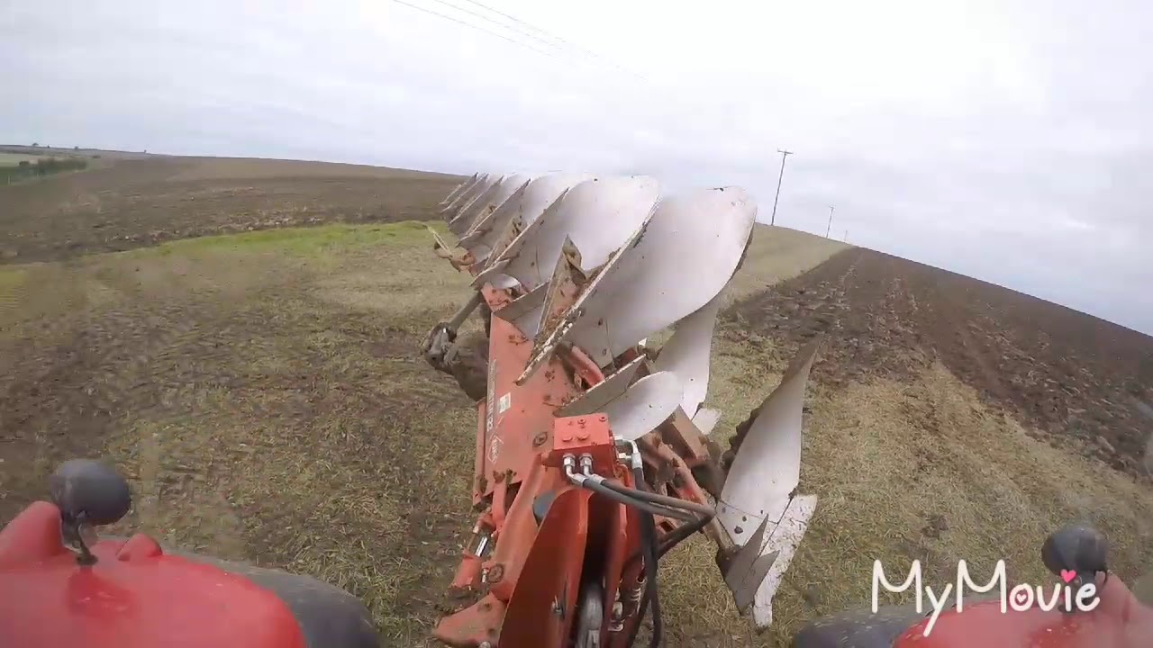 Ploughing out a corner without paddling