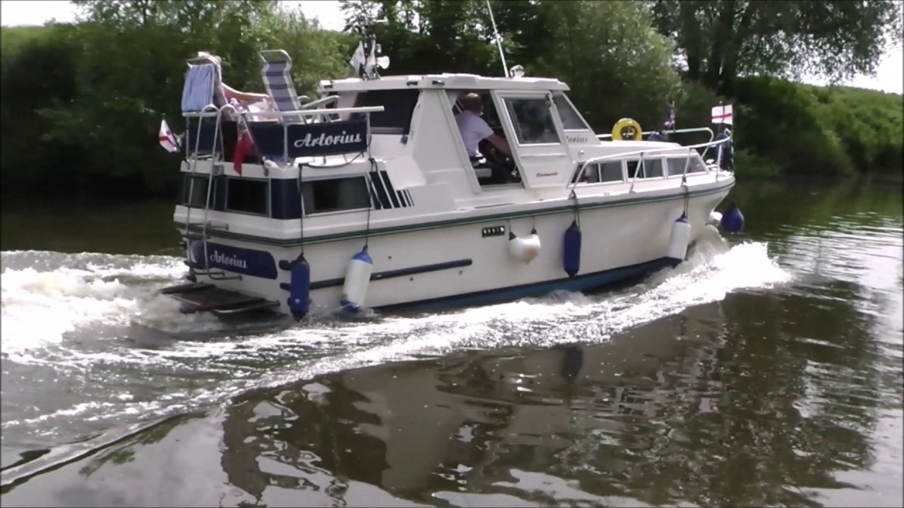Rhapsody & Artorius Cruising the River Severn
