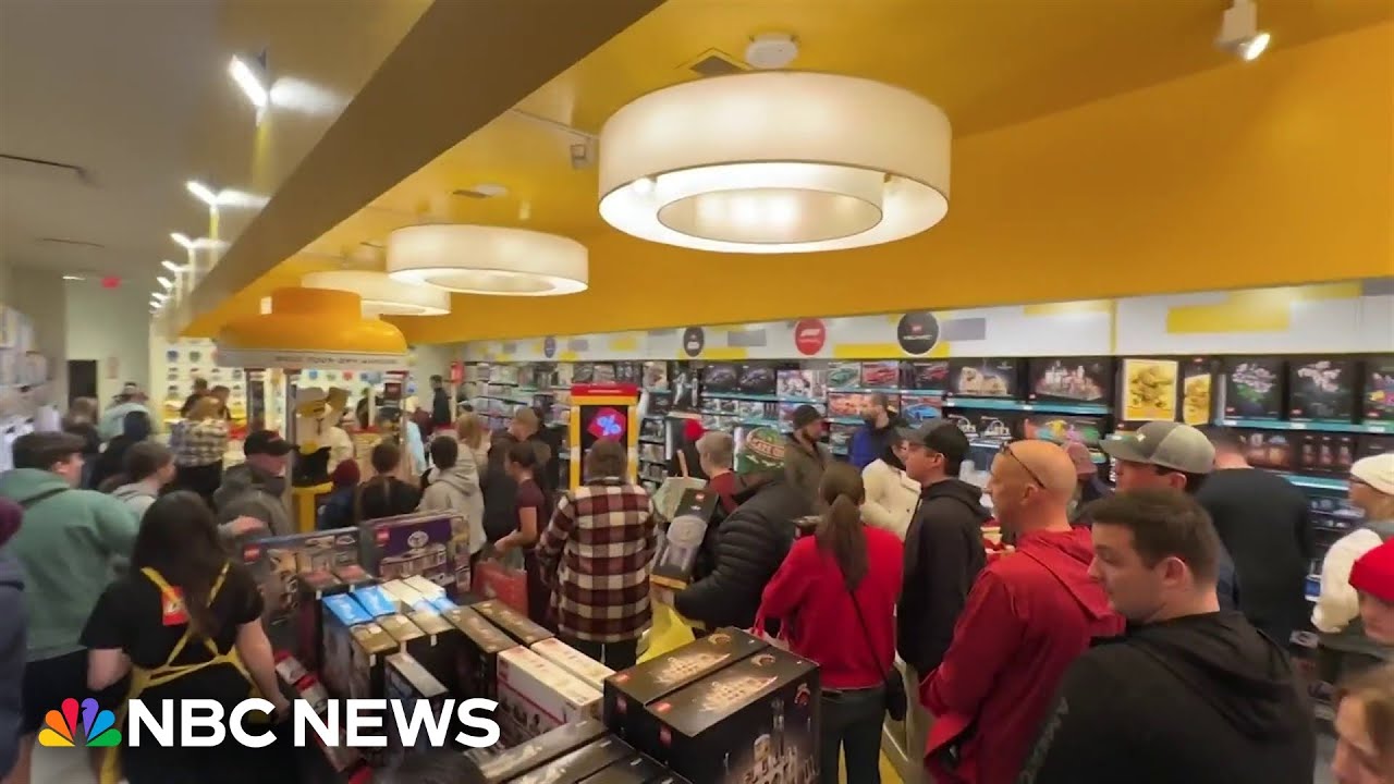 Holiday shopping blitz set to break records