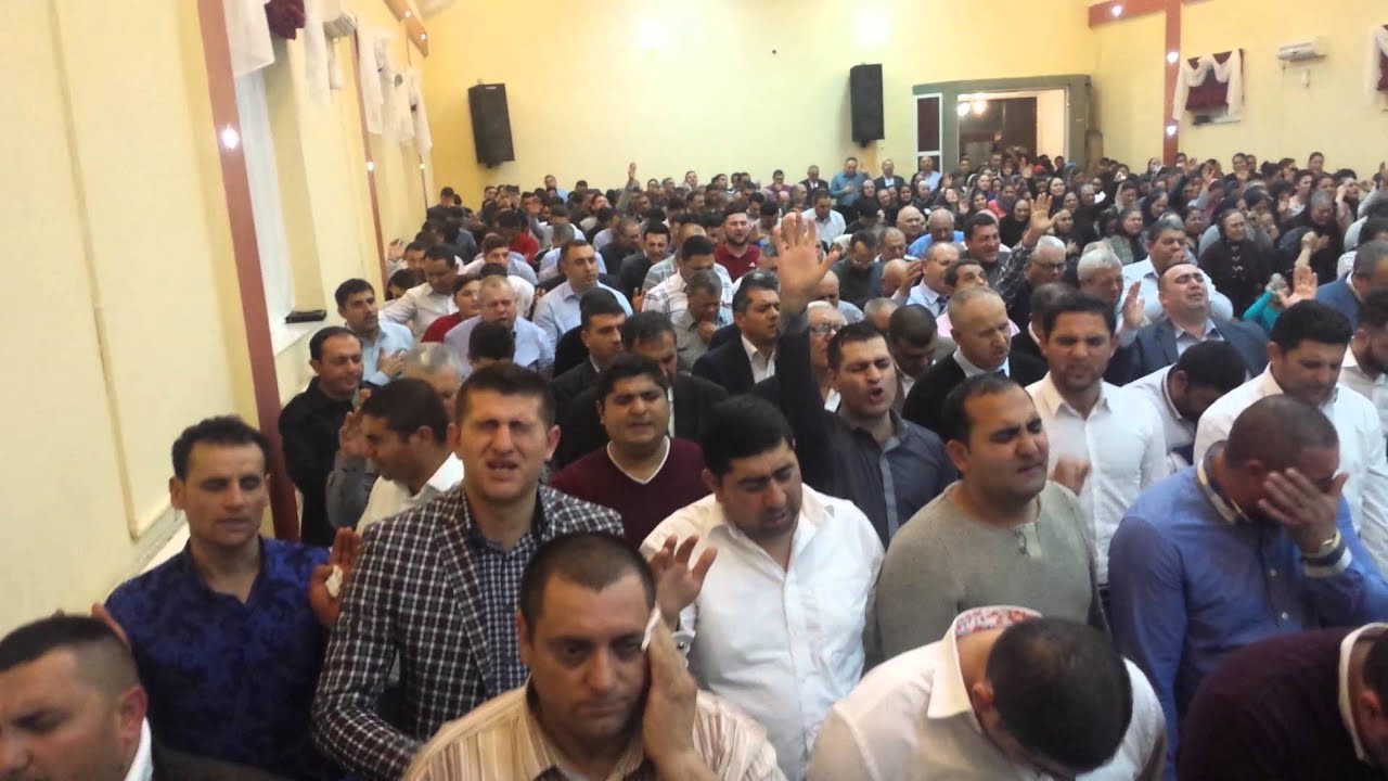David Lelea in biserica Rugul Aprins Toflea