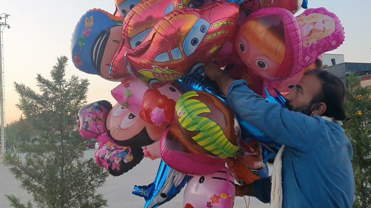 Rüzgar Uçan Balon Aldı Çok Mutlu Oldu :)