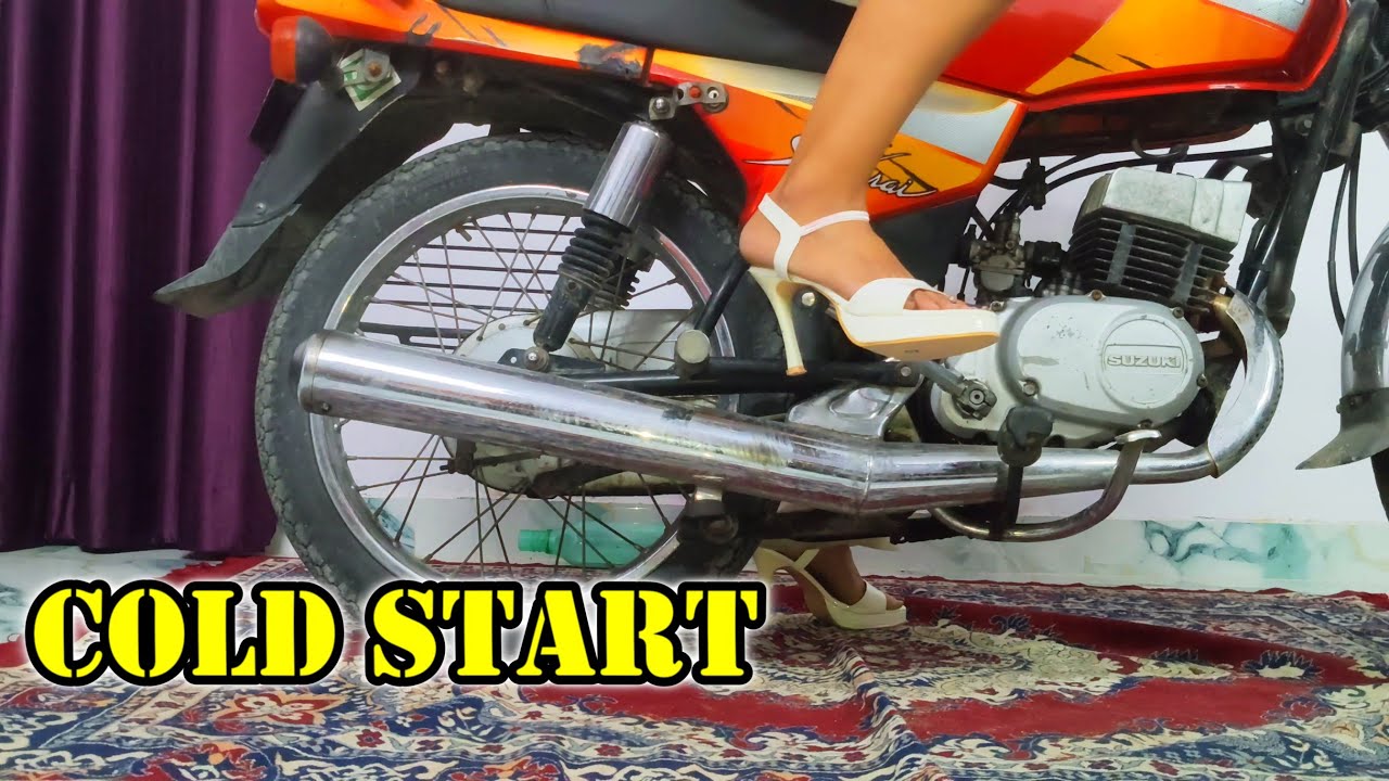 Girl Struggles to Cold Kickstart Suzuki Samurai in High Heels |Vintage 2-Stroke Challenge #girlrider