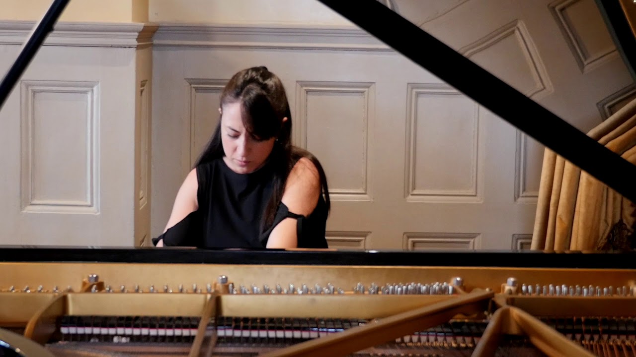 Maite Aguirre plays Debussy. Reflects dans l'eau