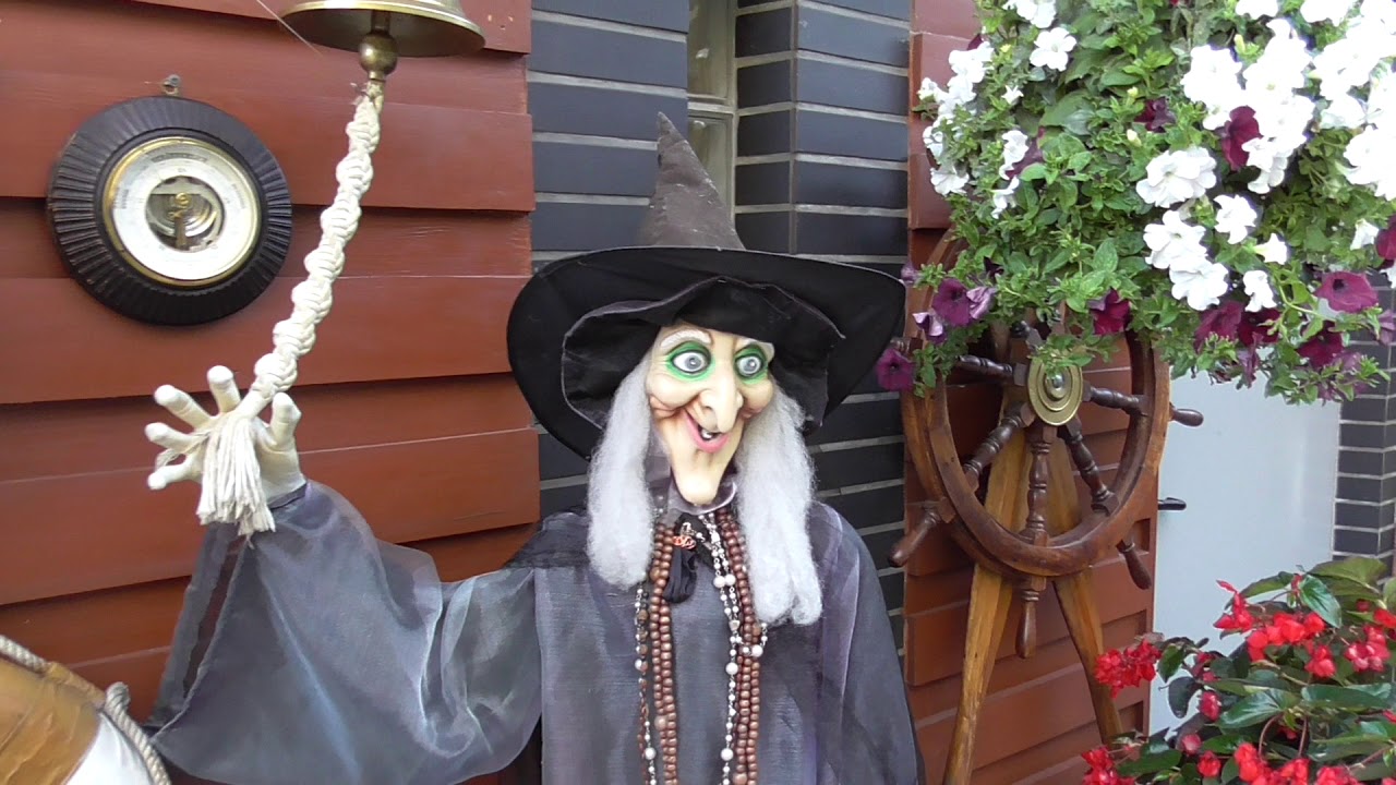 Baba Jaga przy promenadzie w Świnoujściu