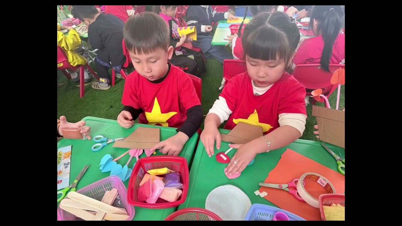 Ngày hội stem làn 2- Bé sáng tạo, gửi yêu thương 8/3