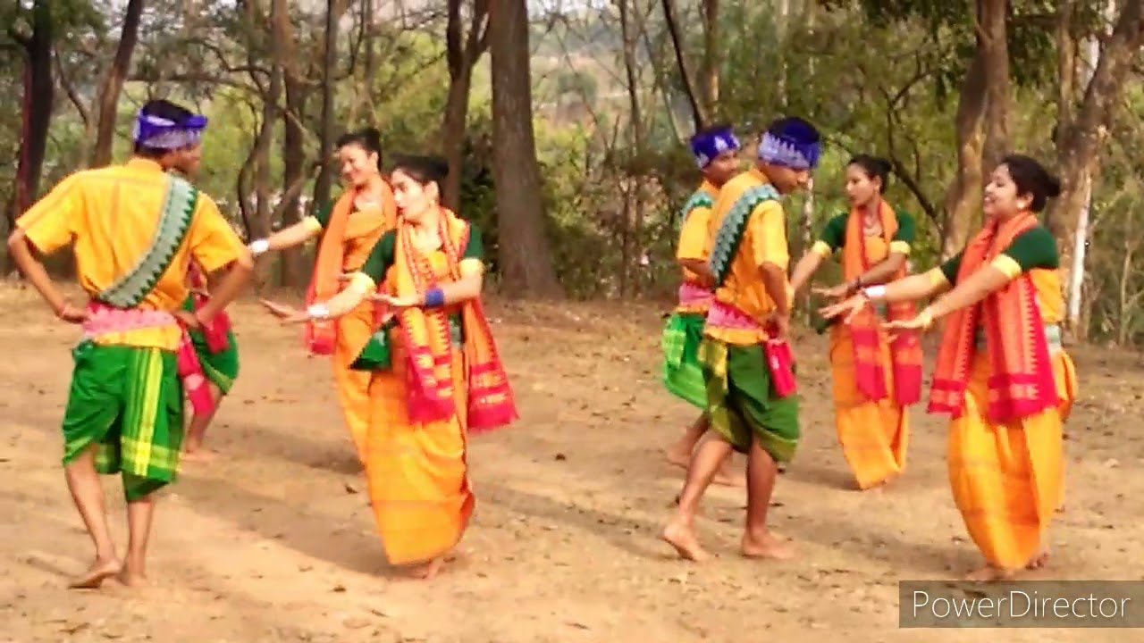 Sofwi Laibai Adamwn Sofwilaibai Bwisagu  Dance at Guwahati Geta Temple