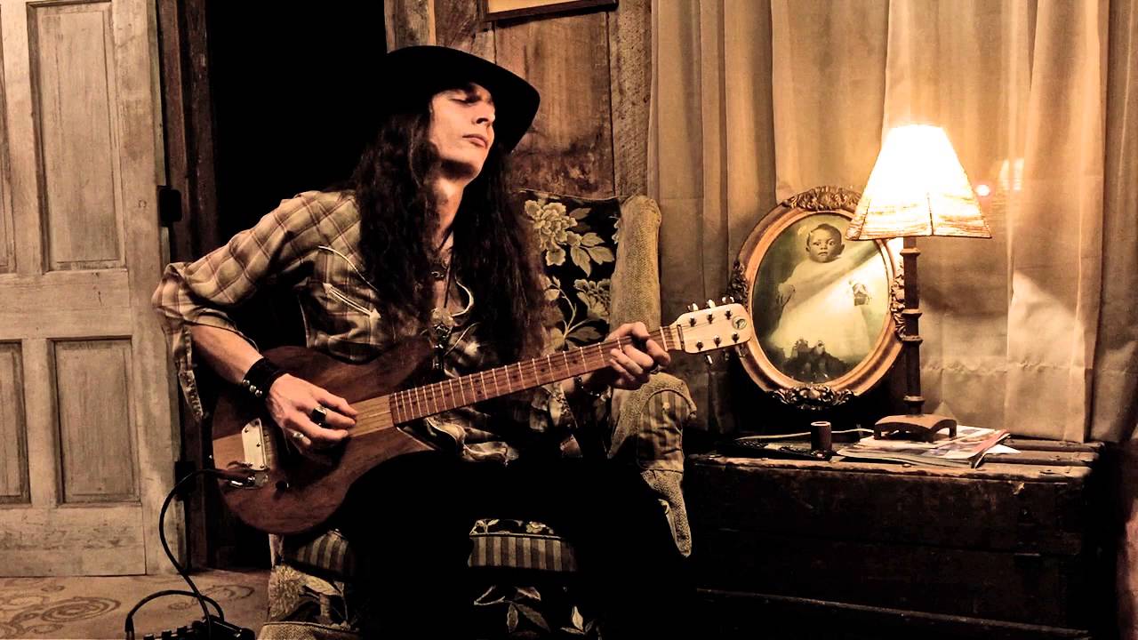SKY SHACKIN' | Solo Blues in the Sky Shack at the Shack Up Inn, Clarksdate Mississippi