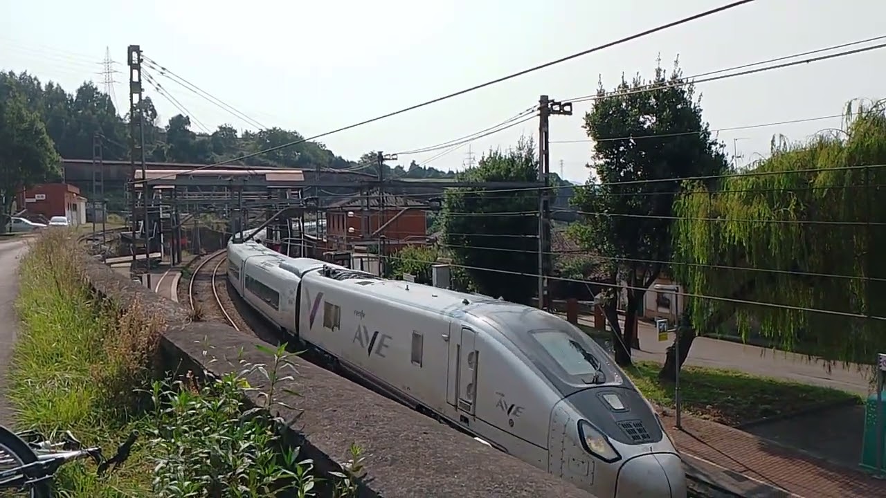 Renfe Ave Gijón - Vinaròs (serie 106)