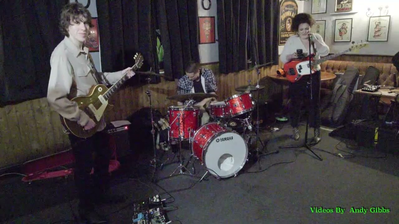 Bella Collins Band Set One 17Feb26