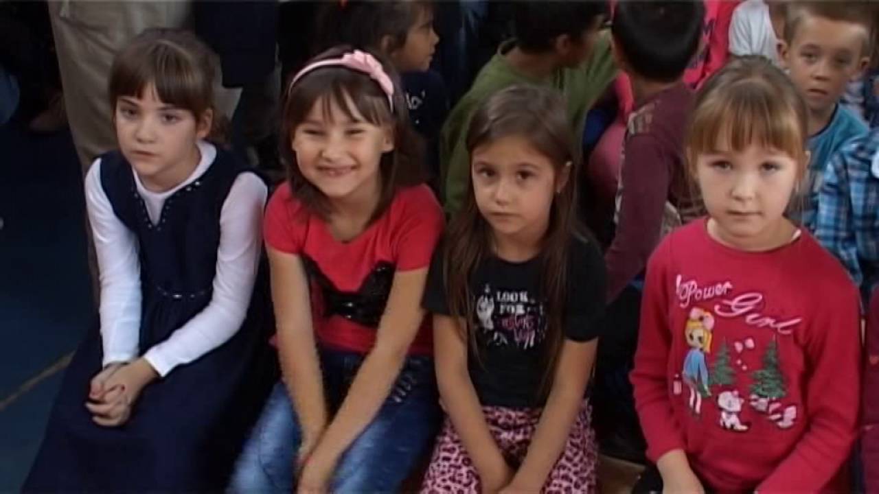 MODRICA PODJELA PAKETICA ZA PRVACICE 7 9