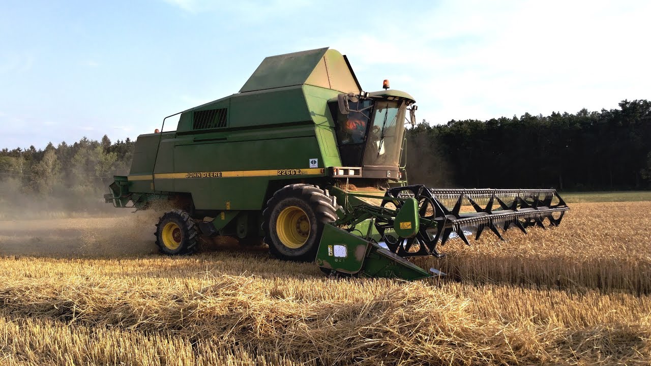 Žně 2018 - Sklizeň pšenice |ZD Dobruška| /John Deere 2266Extra/ *Full HD*