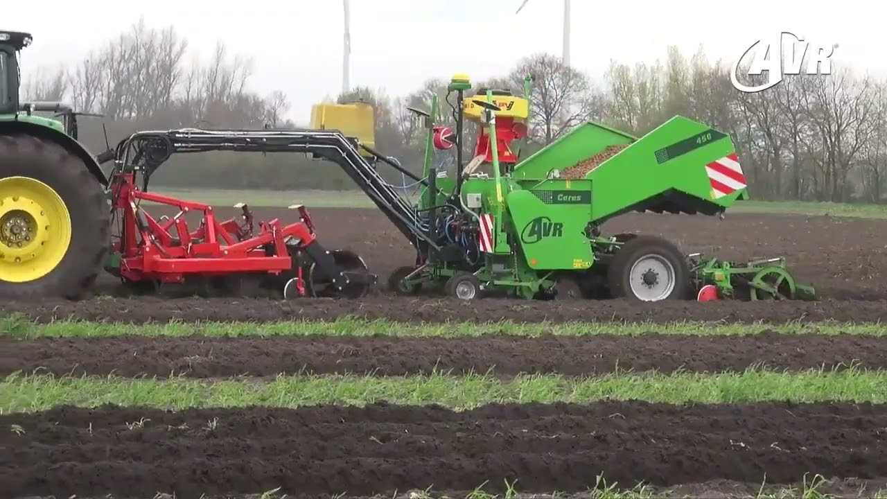 AVR Ceres 450 4-soros &uuml;ltetőg&eacute;p vontatott