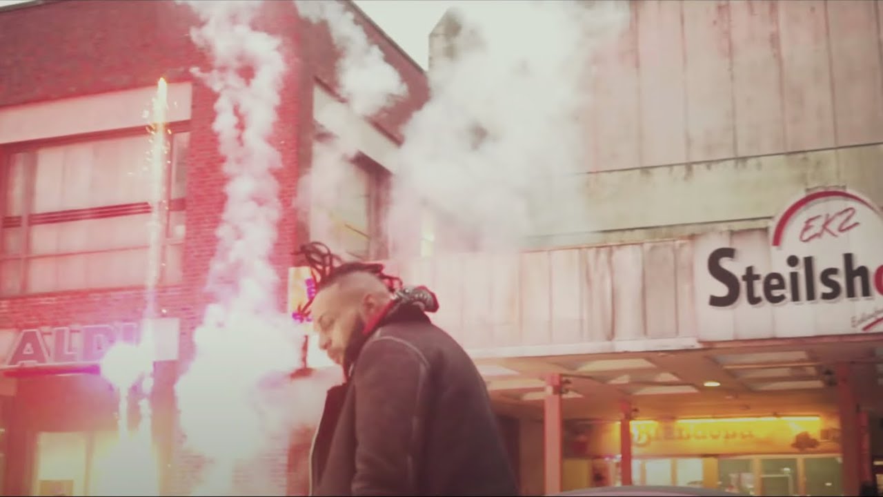 NEGROW - LARIFARI [Official Video]