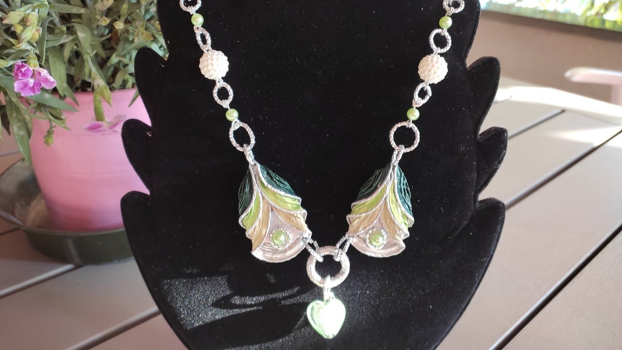 Collana foglie con capsule Nespresso