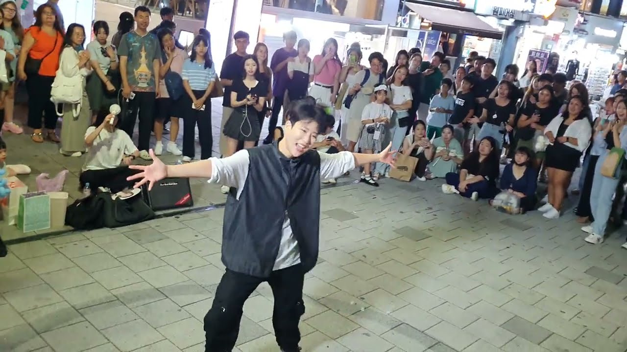 [STREET ARTIST] YU KAGAWA & HYOJIN. INTERACTIVE HONGDAE BUSKING. 230814.