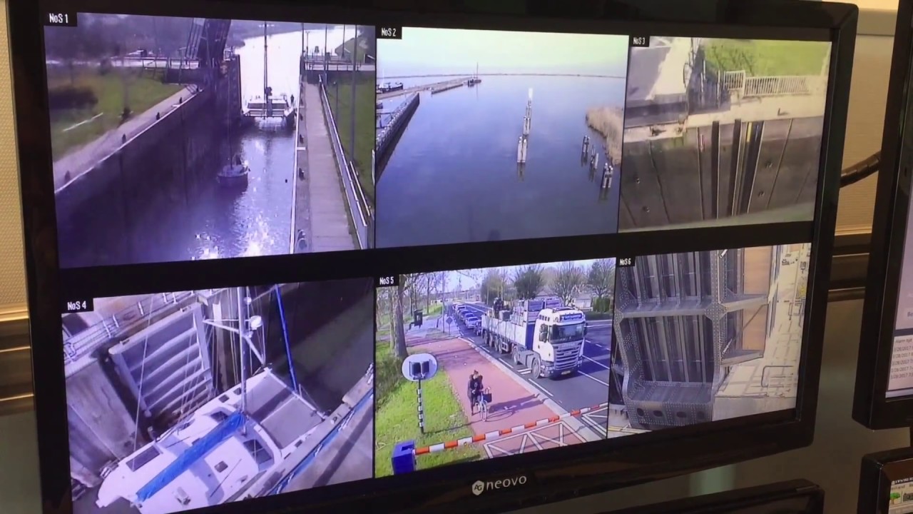 Provincie Flevoland - Kijkje in de bedieningskamer bruggen & sluizen