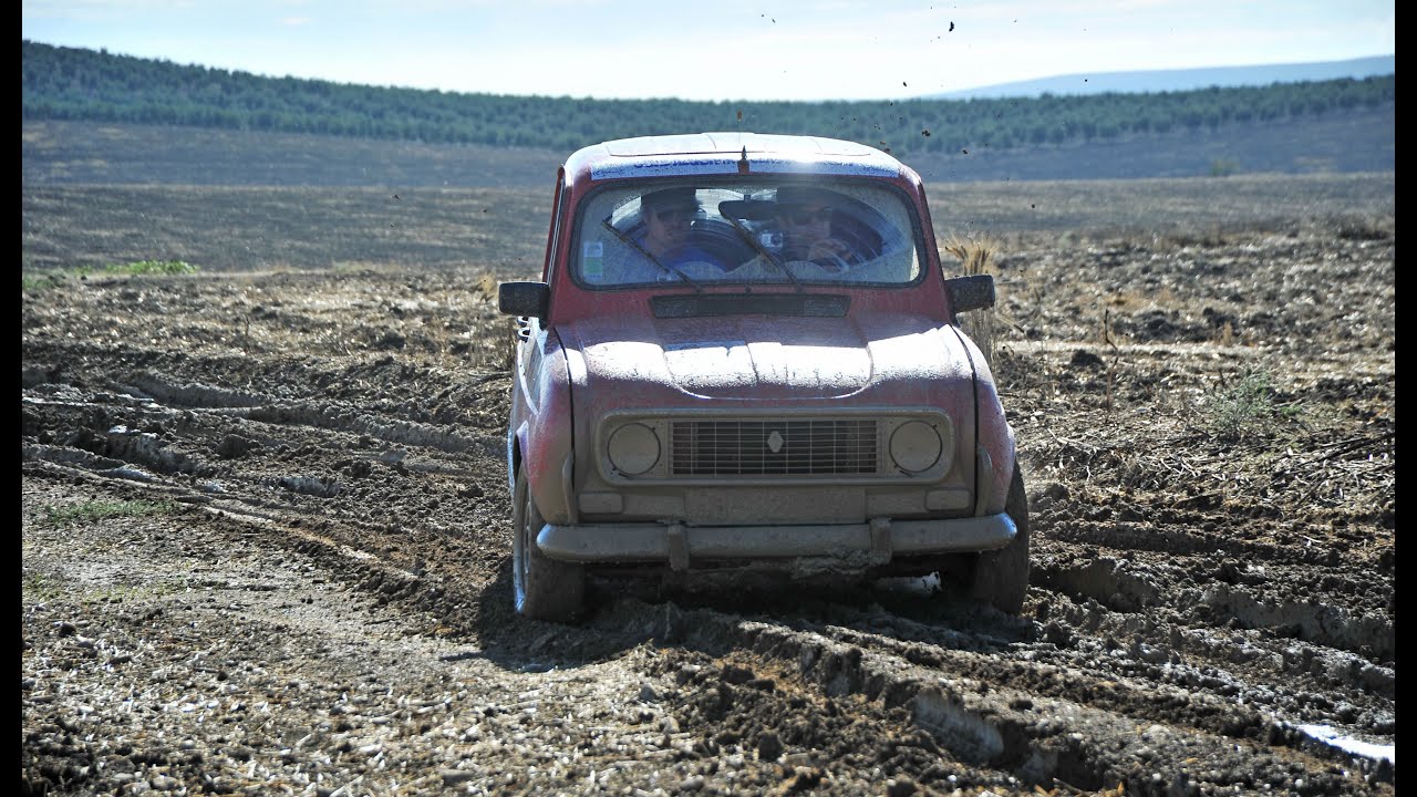 Une renault 4L sinpar et une super 5 au guadalquivir classic rallye 2018