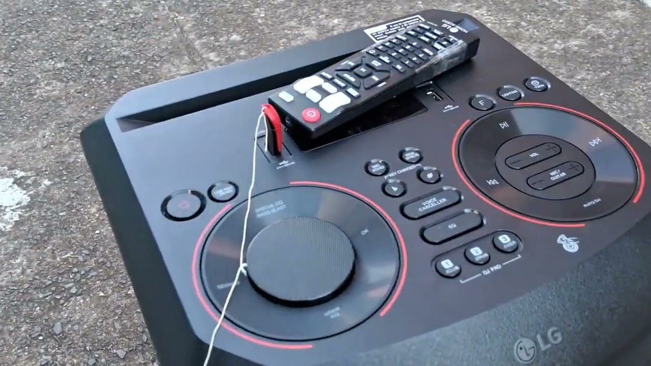 GRAVÃO DE ARREPIAR! LG RNC5 Tocando Forte na Área Aberta