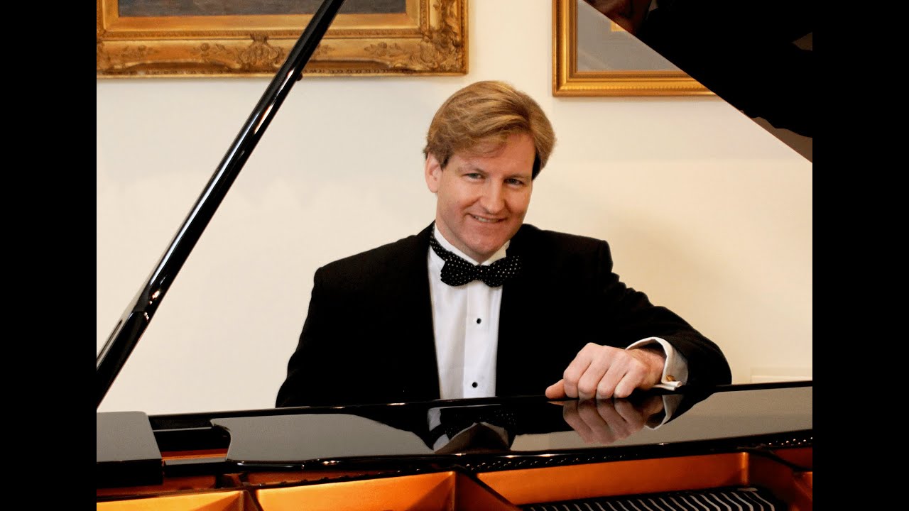 Hyperion Knight plays Mozart's Eine kleine Nachtmusik
