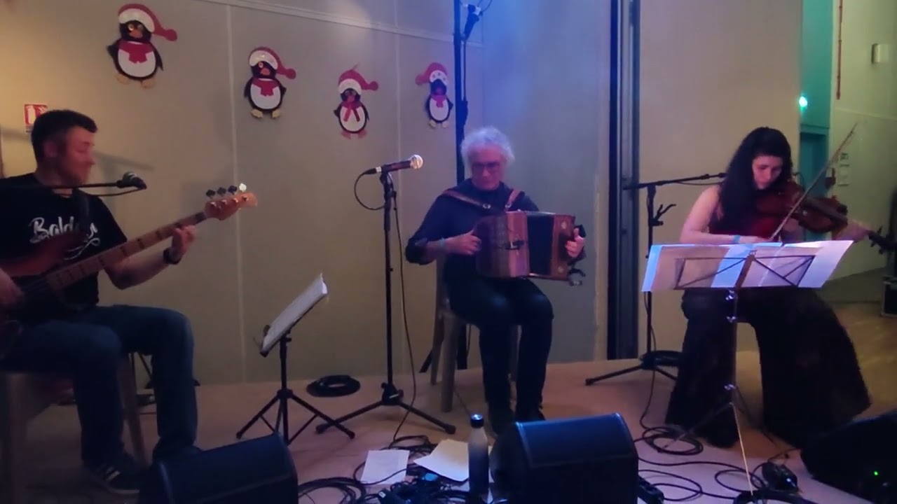 le groupe Splaatch au bal de Noël à Vierzon organisé par Baldébo, cercle circassien