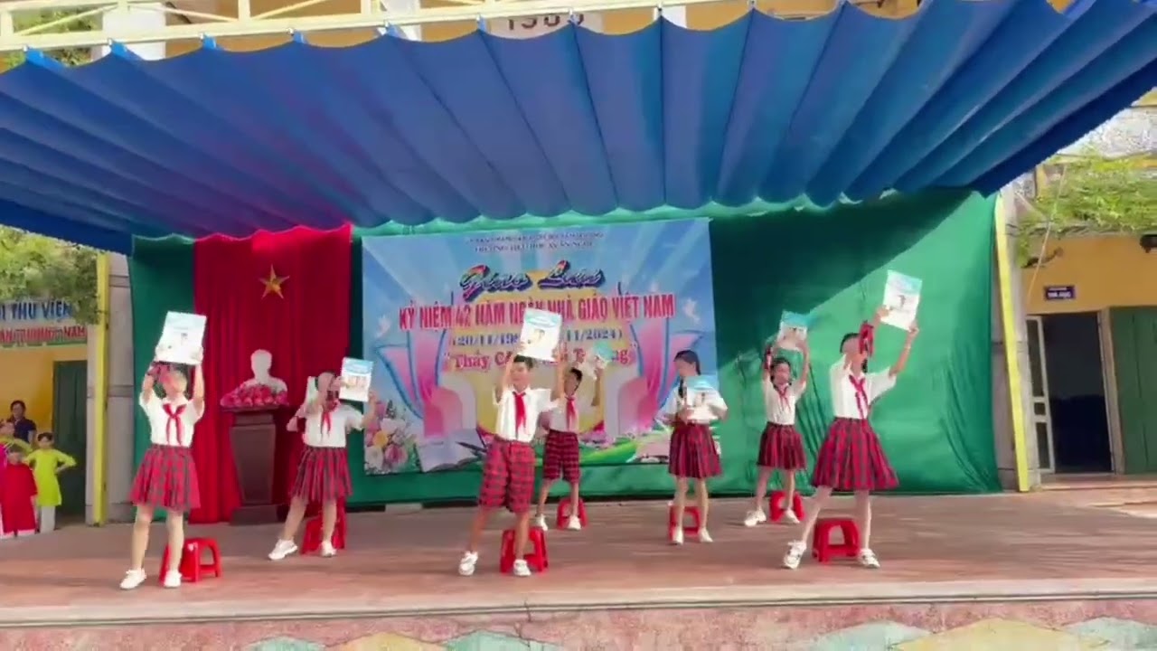 Mashup Người thầy đầu tiên - Khăn quàng thắp sáng bình minh - Lớp 5E cô giáo Thanh Vân
