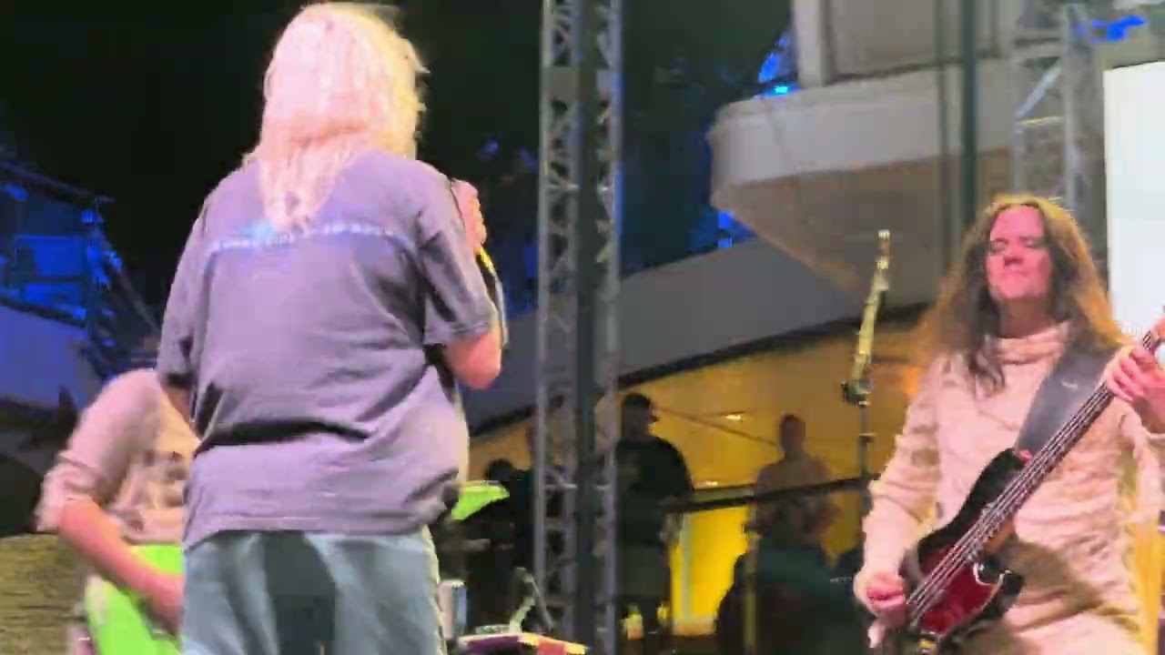 The Stowaways - Closer live on Shiprocked 2024 2/9/24