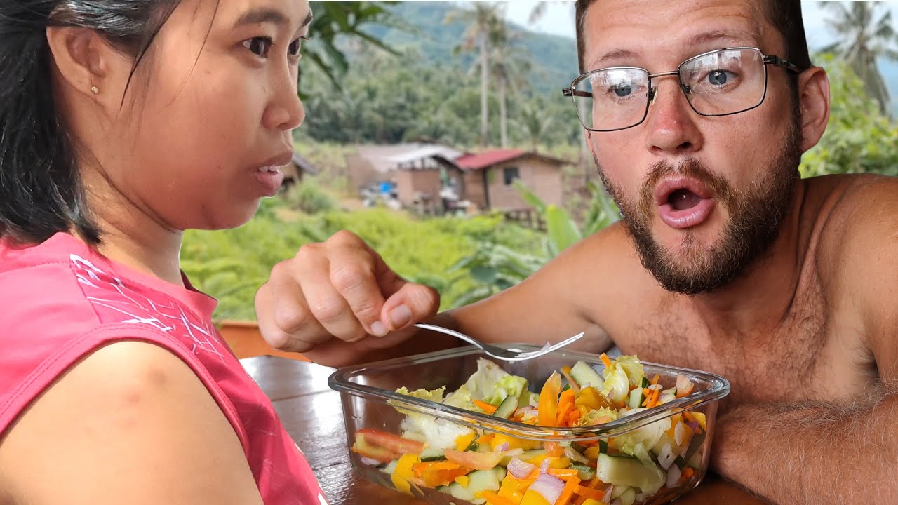 My Filipina wife cooks delicious food | Planting plants as privacy fence | Province life