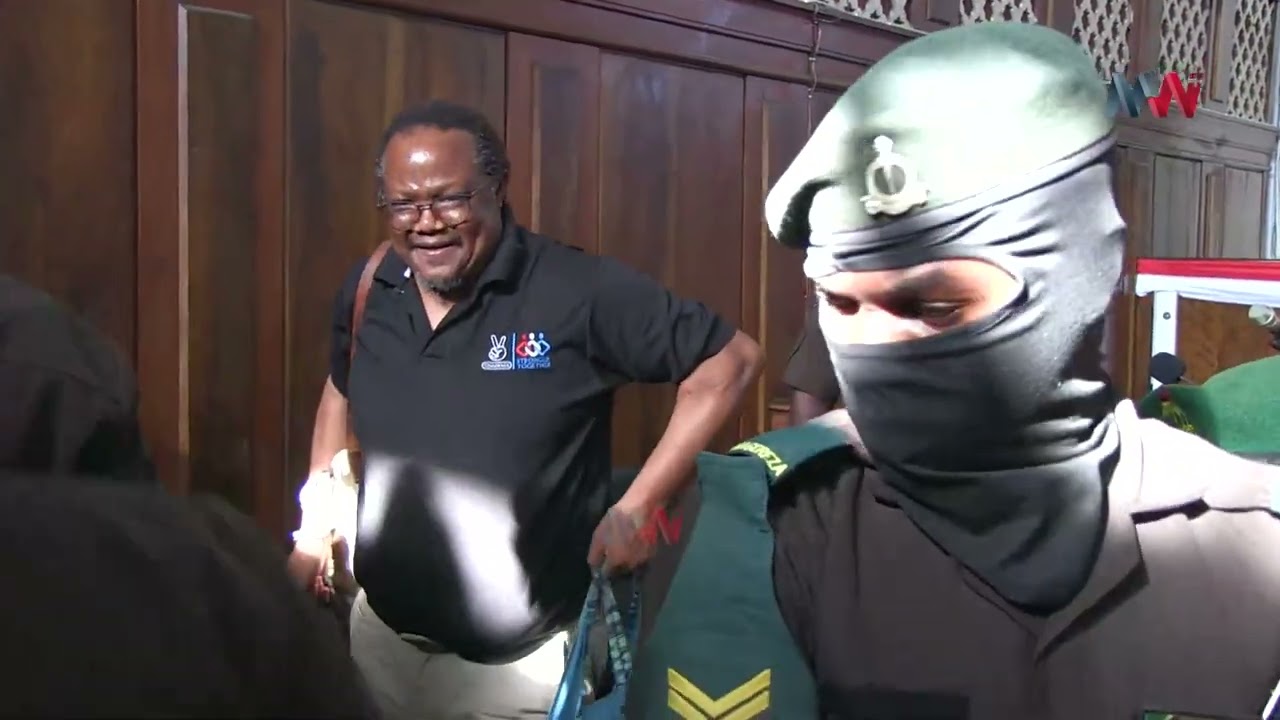 LISSU AIBUA MAPYA MAHAKAMANI, AWAPA MOTO WANACHADEMA, BILA WOGA WAKIWASHA MAHAKAMANI