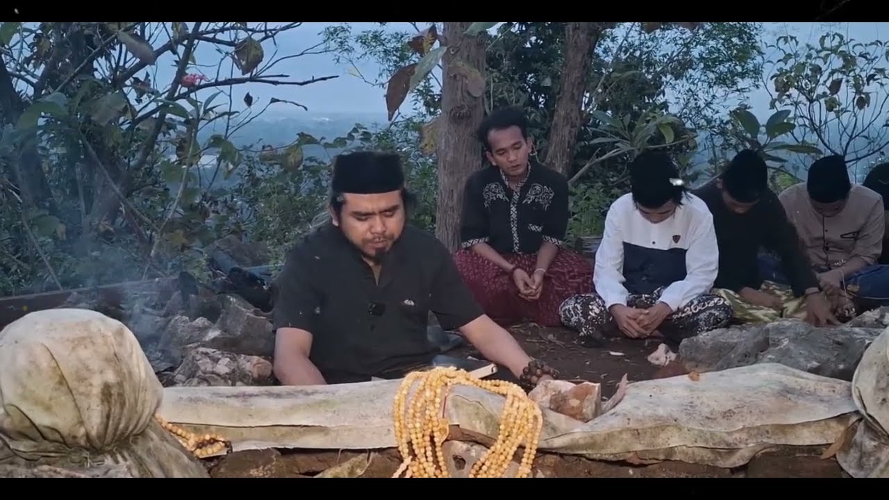 TIRAKAT MAKOM SUNAN BUNGKUK BERTEMU SILUMAN