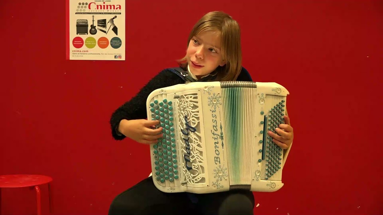 MADLYN en concert au CNIMA St Sauves août 2021 Ballade à Paris valse de Philippe DUGUE