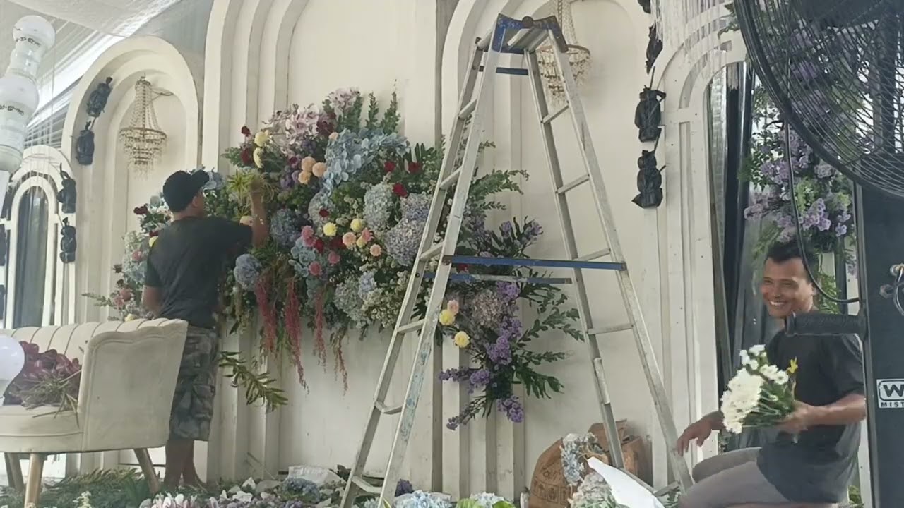 proses freshflowers di desa cendono padangan untuk resepsi pengantin sabtu 20 april 2024